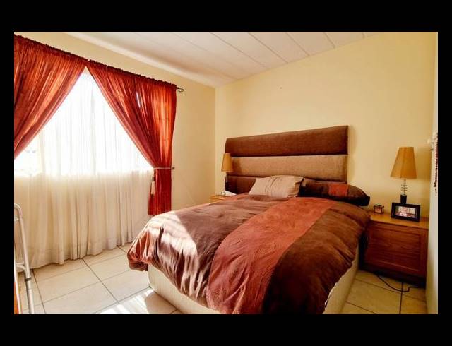 2 BEDROOM TOWNHOUSE FOR SALE IN VERWOERDPARK